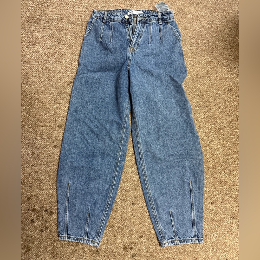 Zara  slouchy women’s Classic Blue Jeans
